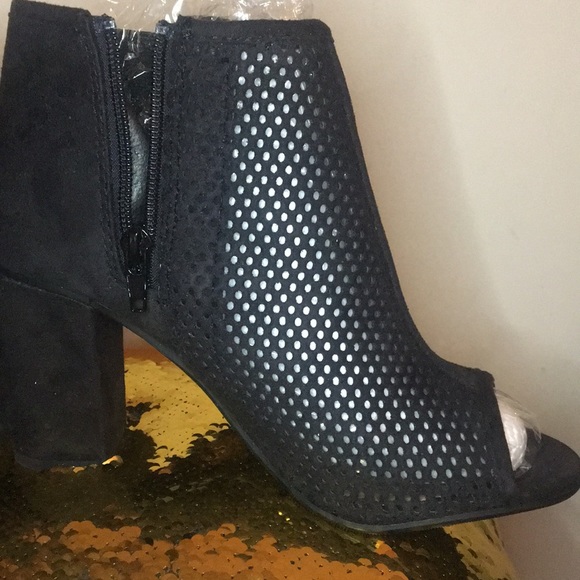 Midnight Velvet Mesh Shoes - Picture 3 of 6